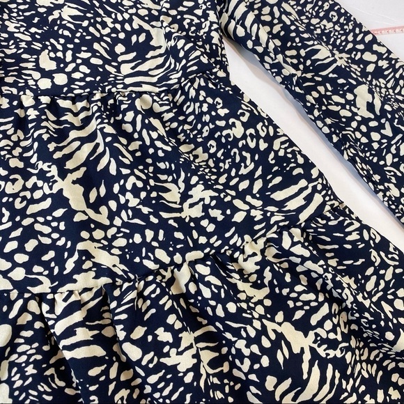 Emery Rose Button Down Top Navy Blue Cream Print Medium Tiered Blouse Babydoll - Picture 8 of 10